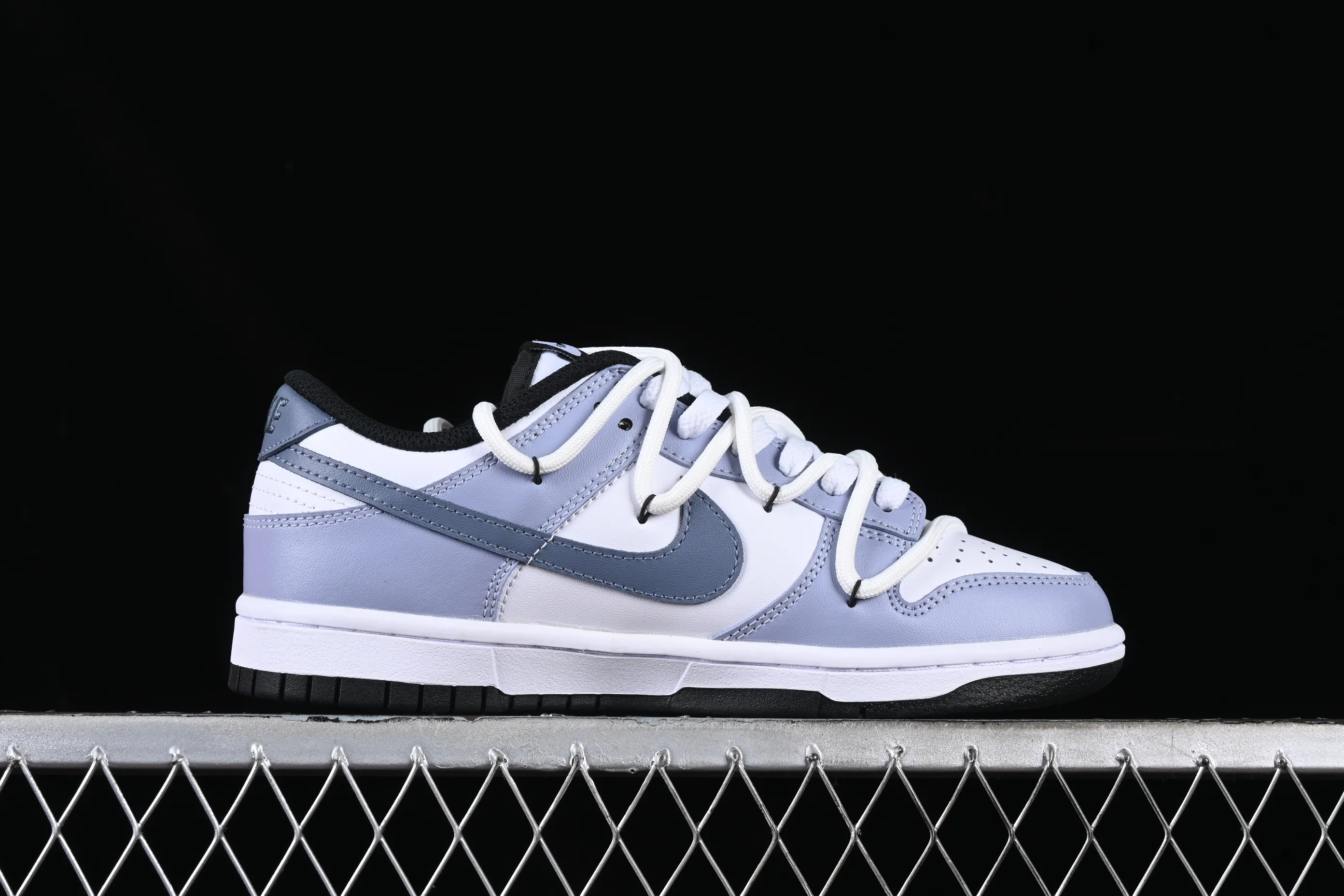 All Categories Nk SB Dunk Series Nk SB Dunk Low Low-top sneakers Nk SB Dunk Low Blueberry soda Simple haze gray blue SB strap low-top casual sneakers DD1503-101